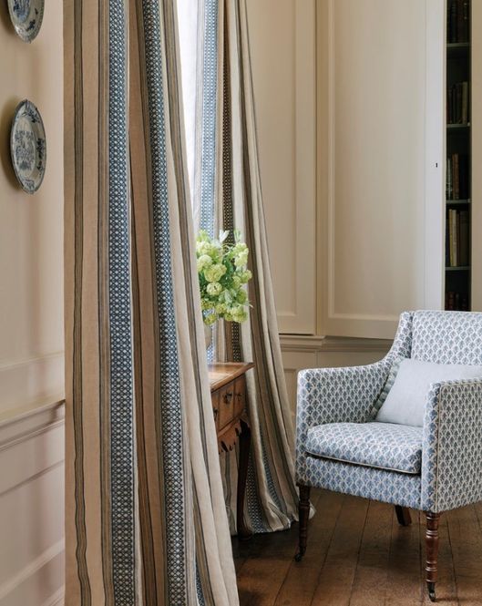 Hovedbilde Stol trukket i Bampton  Code  F4888-05  Colour  ...